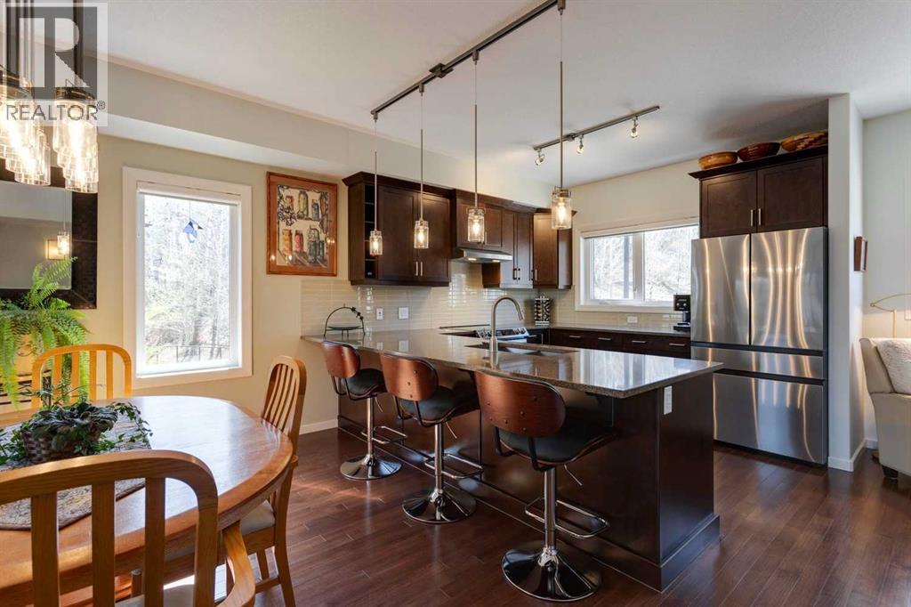 303 Valley Ridge Manor Nw, Calgary, Alberta  T3B 6C4 - Photo 2 - A2245883