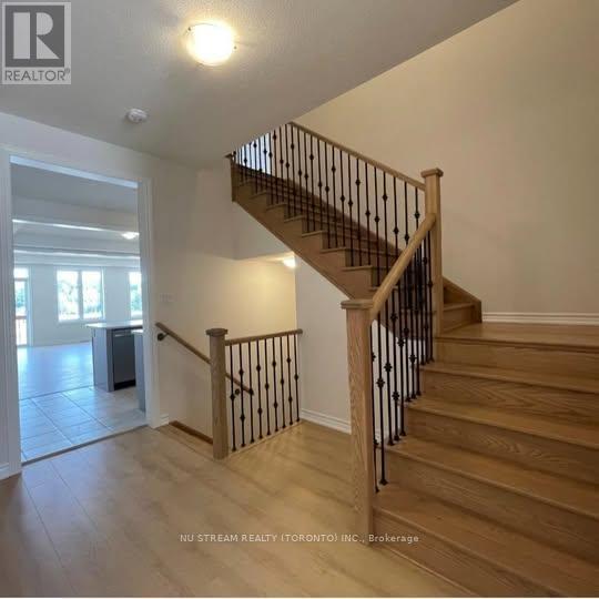 47 Kenneth Rogers Crescent, East Gwillimbury, Ontario  L0G 1R0 - Photo 5 - N12569854