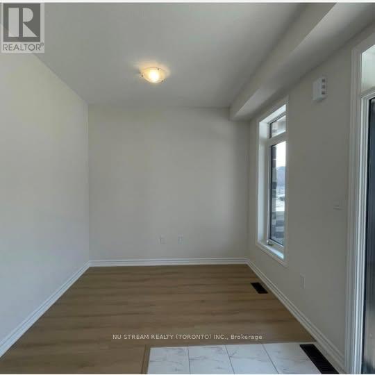 47 Kenneth Rogers Crescent, East Gwillimbury, Ontario  L0G 1R0 - Photo 6 - N12569854