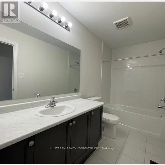 47 Kenneth Rogers Crescent, East Gwillimbury, Ontario  L0G 1R0 - Photo 8 - N12569854