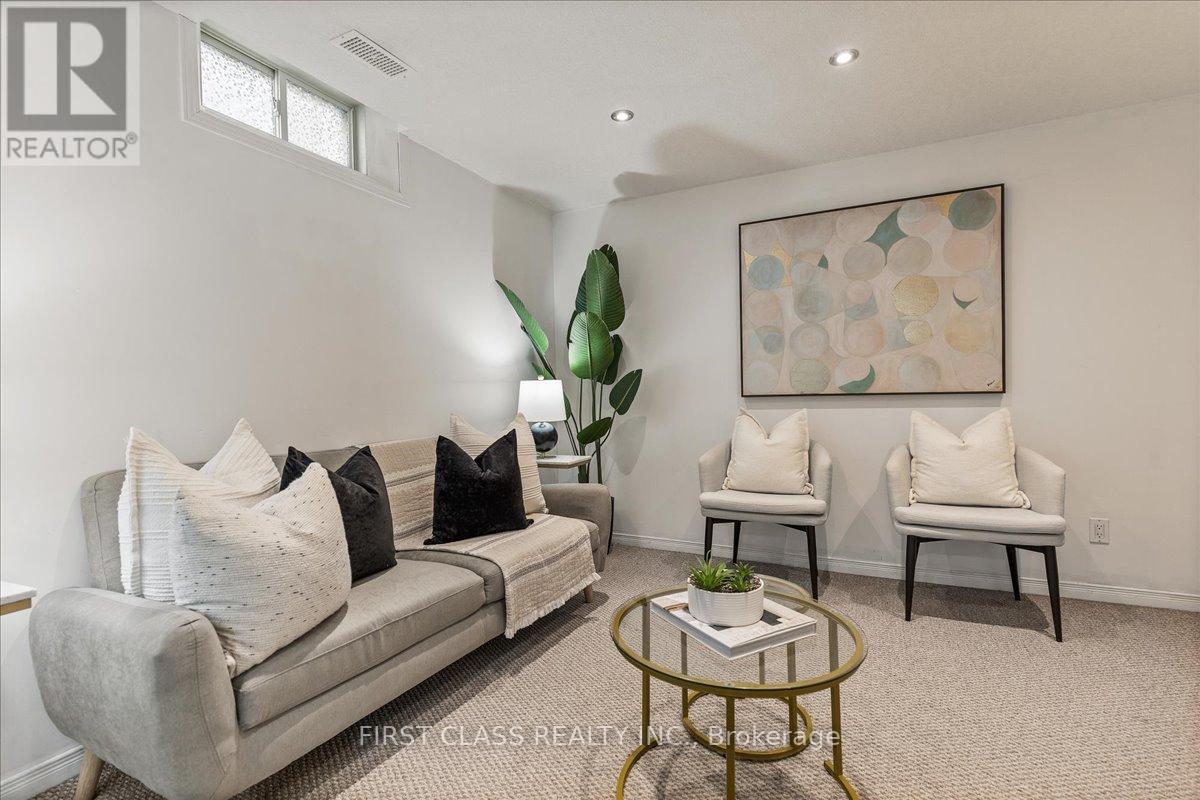 724 Angler Way, Waterloo, Ontario  N2K 4L6 - Photo 24 - X12499932