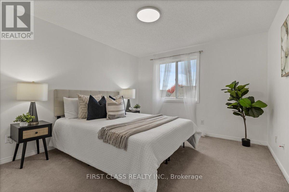 724 Angler Way, Waterloo, Ontario  N2K 4L6 - Photo 16 - X12499932