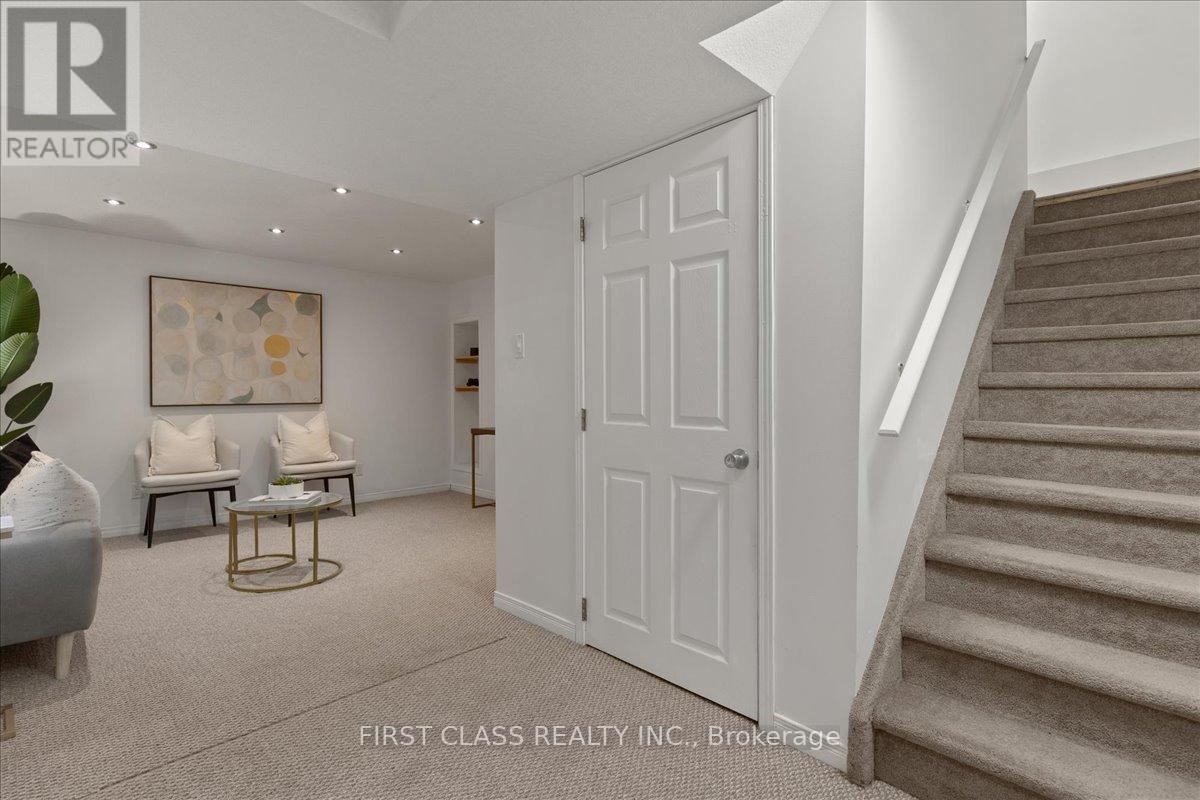 724 Angler Way, Waterloo, Ontario  N2K 4L6 - Photo 23 - X12499932