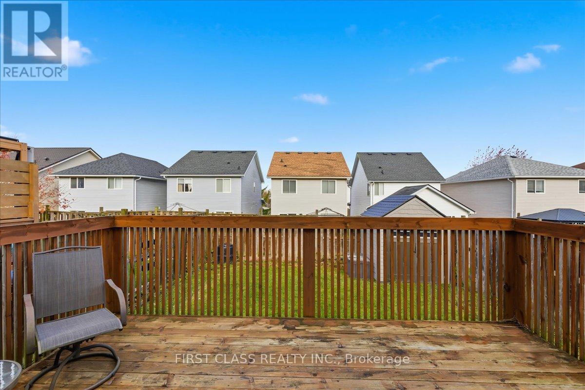 724 Angler Way, Waterloo, Ontario  N2K 4L6 - Photo 28 - X12499932