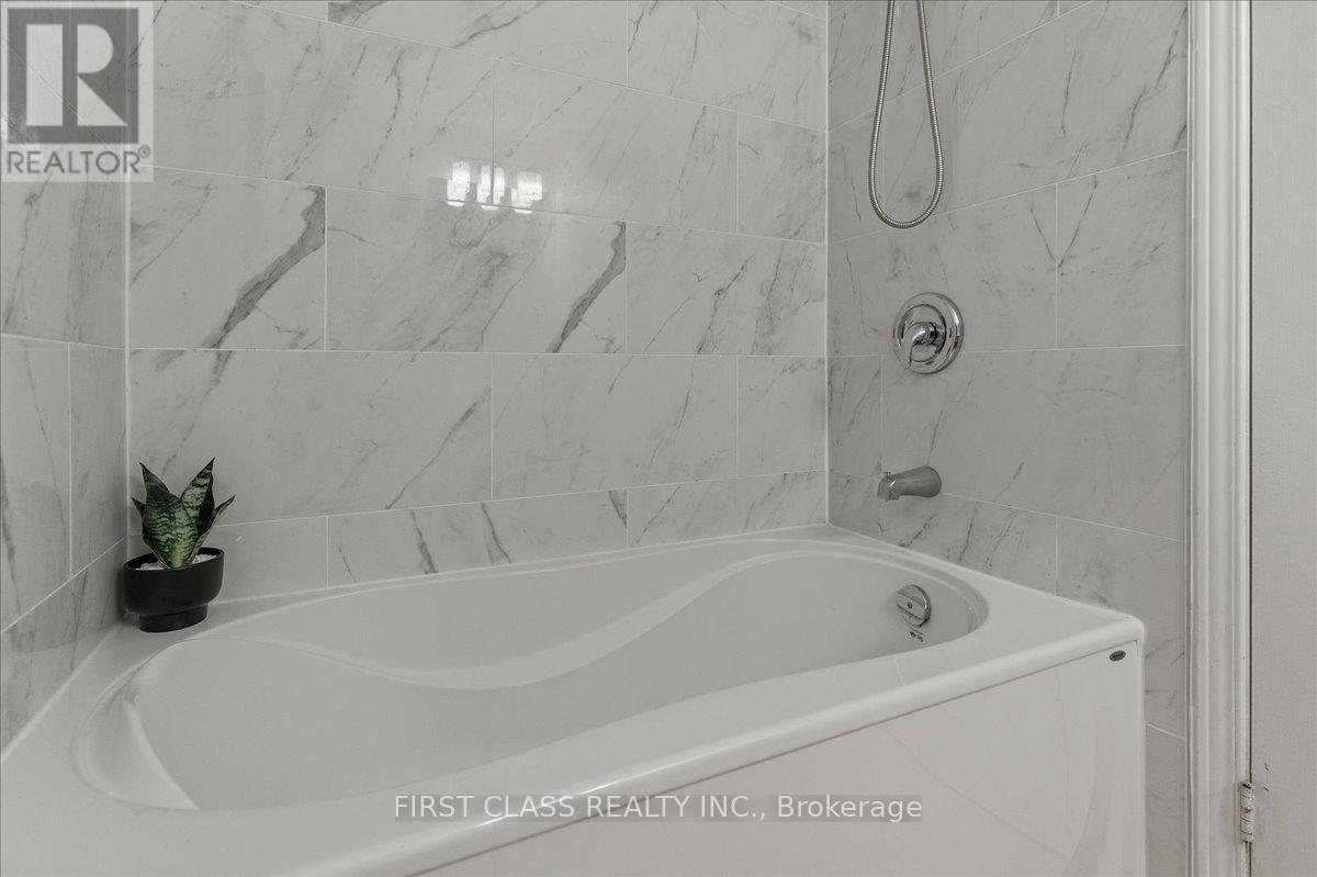 724 Angler Way, Waterloo, Ontario  N2K 4L6 - Photo 19 - X12499932