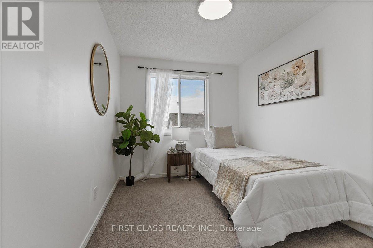 724 Angler Way, Waterloo, Ontario  N2K 4L6 - Photo 15 - X12499932