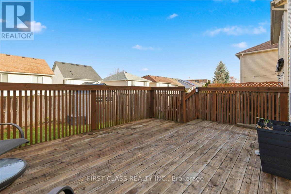 724 Angler Way, Waterloo, Ontario  N2K 4L6 - Photo 27 - X12499932