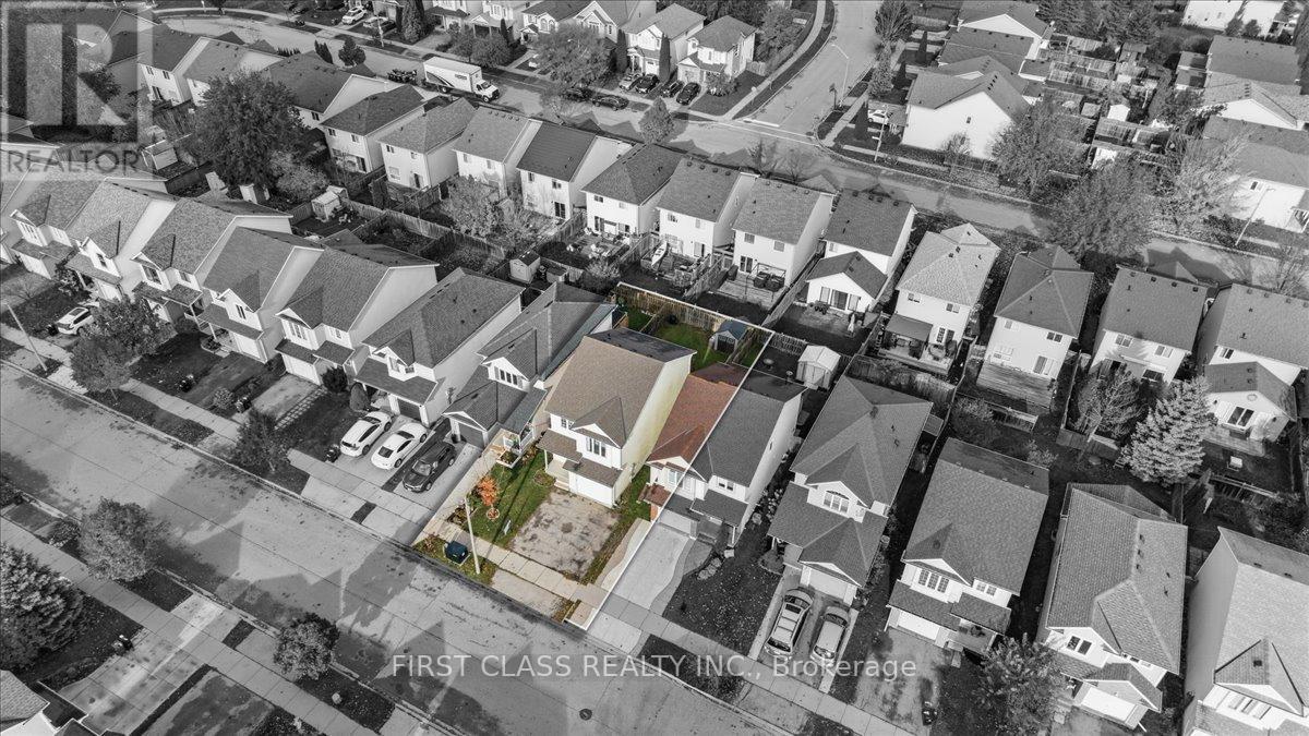 724 Angler Way, Waterloo, Ontario  N2K 4L6 - Photo 33 - X12499932