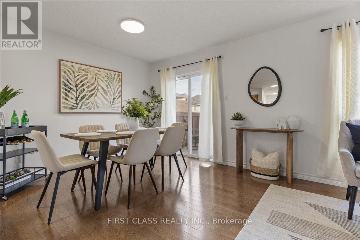 724 Angler Way, Waterloo, Ontario  N2K 4L6 - Photo 6 - X12499932