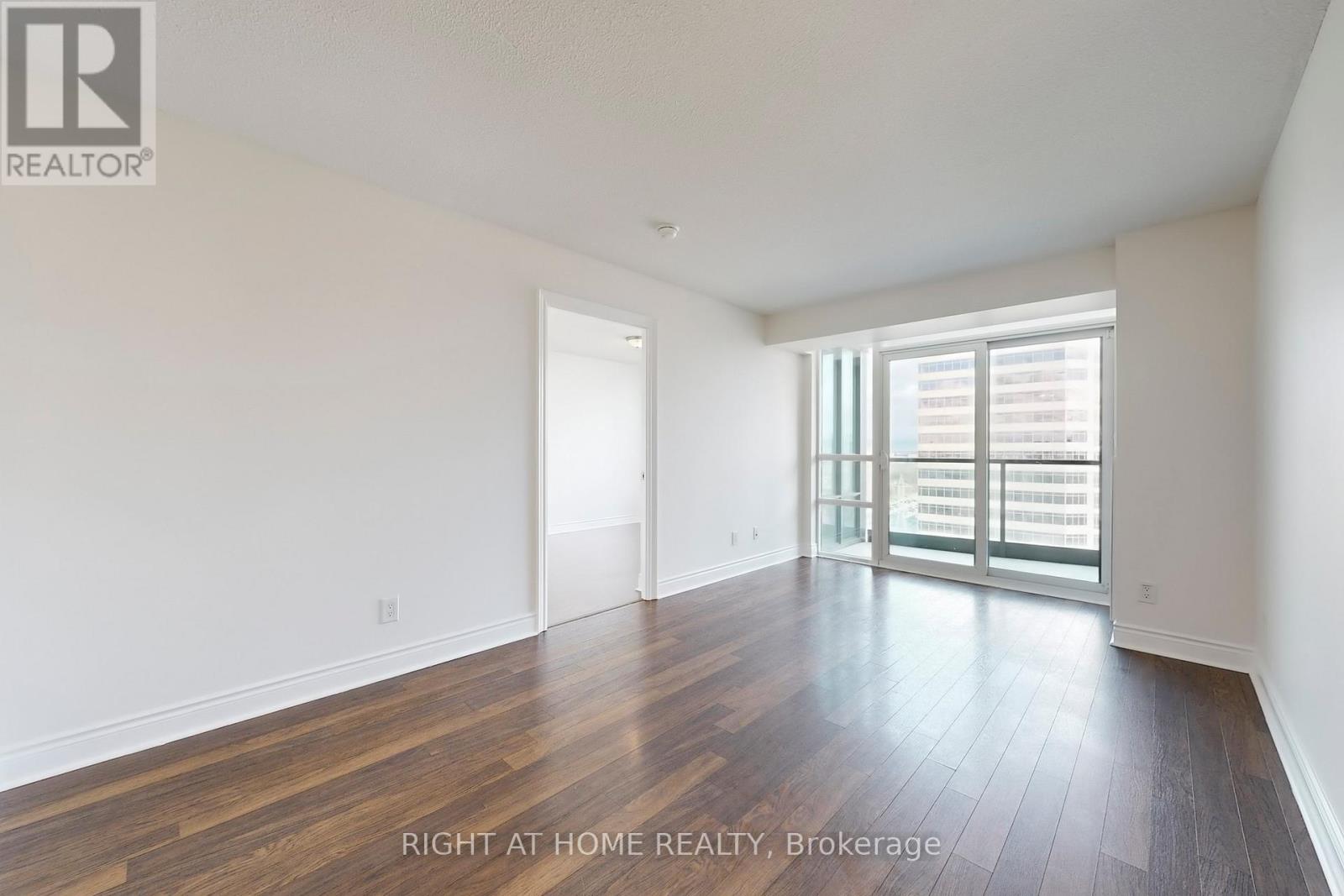 2021 - 25 Greenview Avenue, Toronto, Ontario  M2M 0A5 - Photo 10 - C12569876