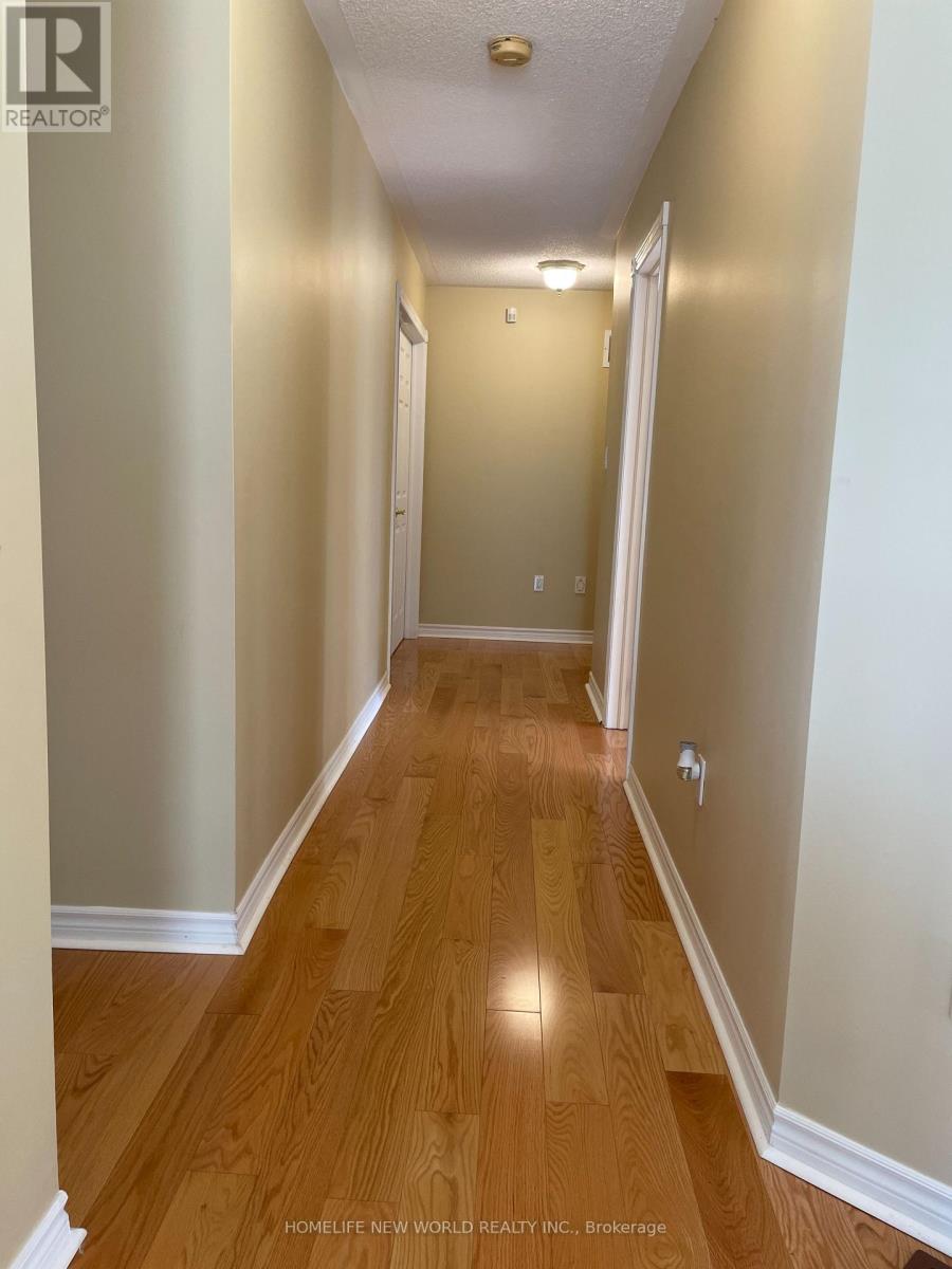 39 Green Meadows Circle, Toronto, Ontario  M2J 5G6 - Photo 9 - C12569878