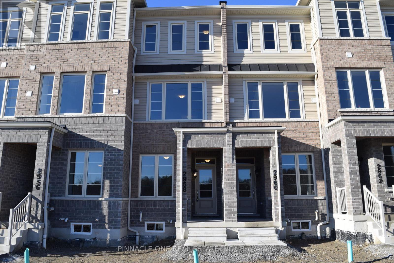 2958 Whites Road, Pickering, Ontario  L1X 0R6 - Photo 2 - E12569866