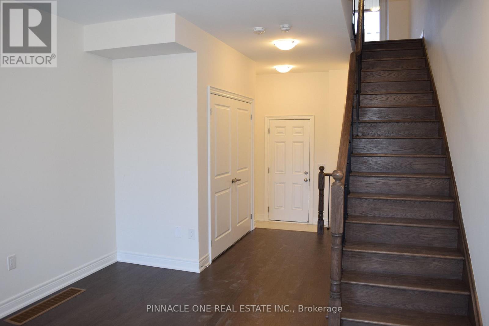 2958 Whites Road, Pickering, Ontario  L1X 0R6 - Photo 4 - E12569866