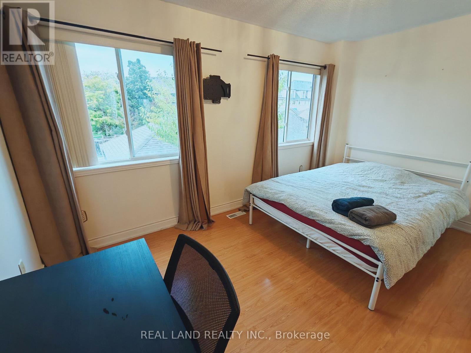 188 Bantry Avenue, Richmond Hill, Ontario  L4B 4T6 - Photo 3 - N12569874