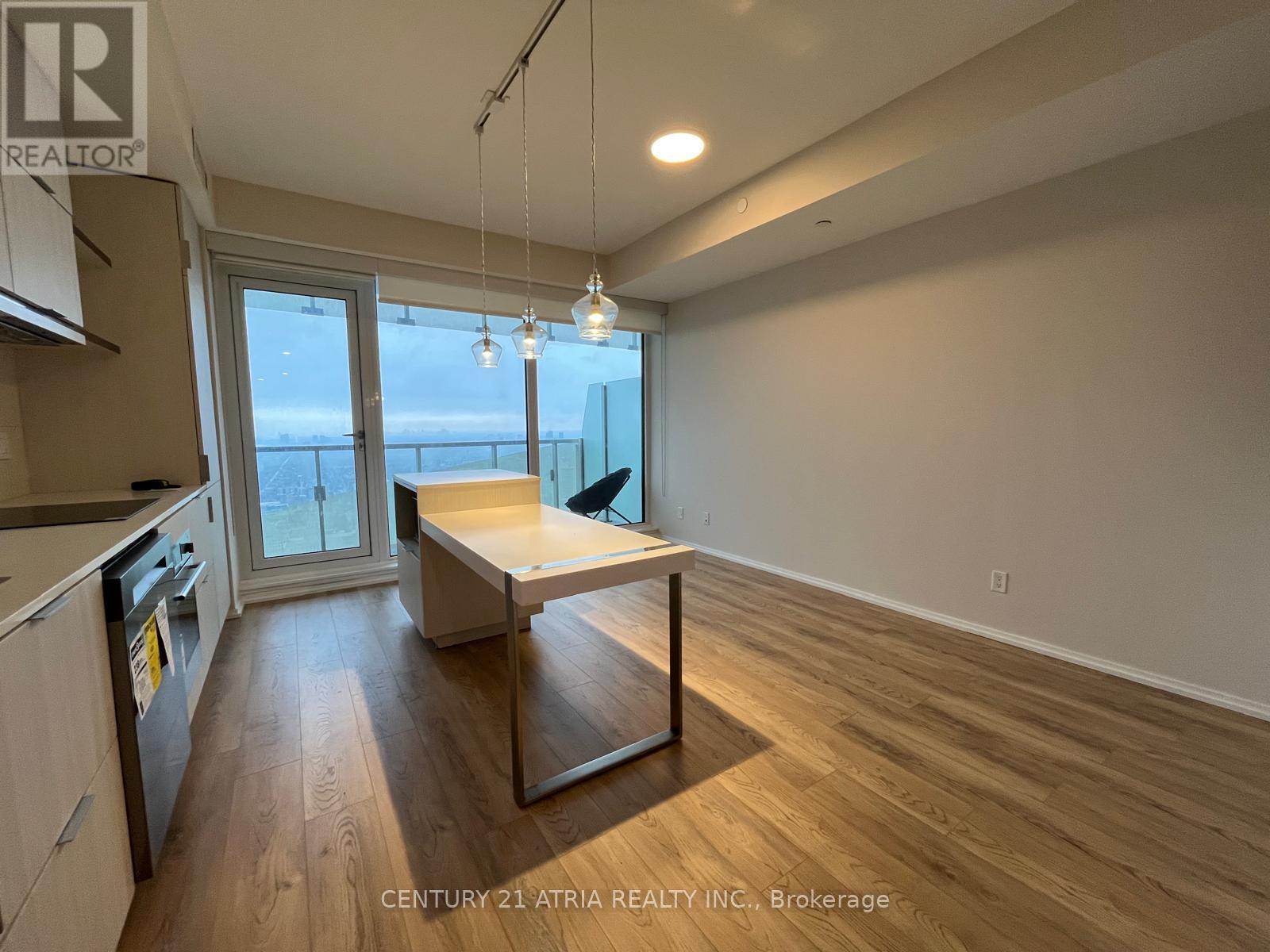 5711 - 197 Yonge Street, Toronto, Ontario  M5B 0C1 - Photo 8 - C12568960