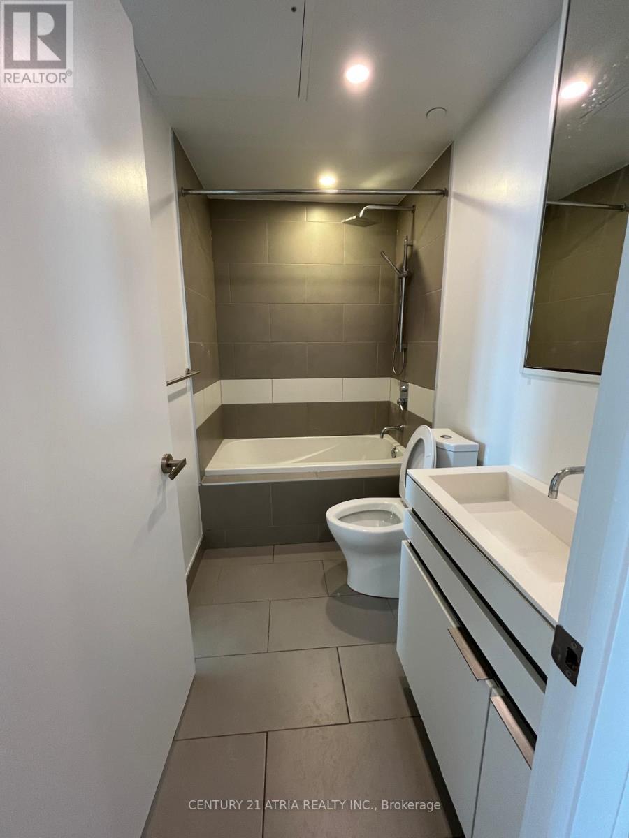 5711 - 197 Yonge Street, Toronto, Ontario  M5B 0C1 - Photo 4 - C12568960