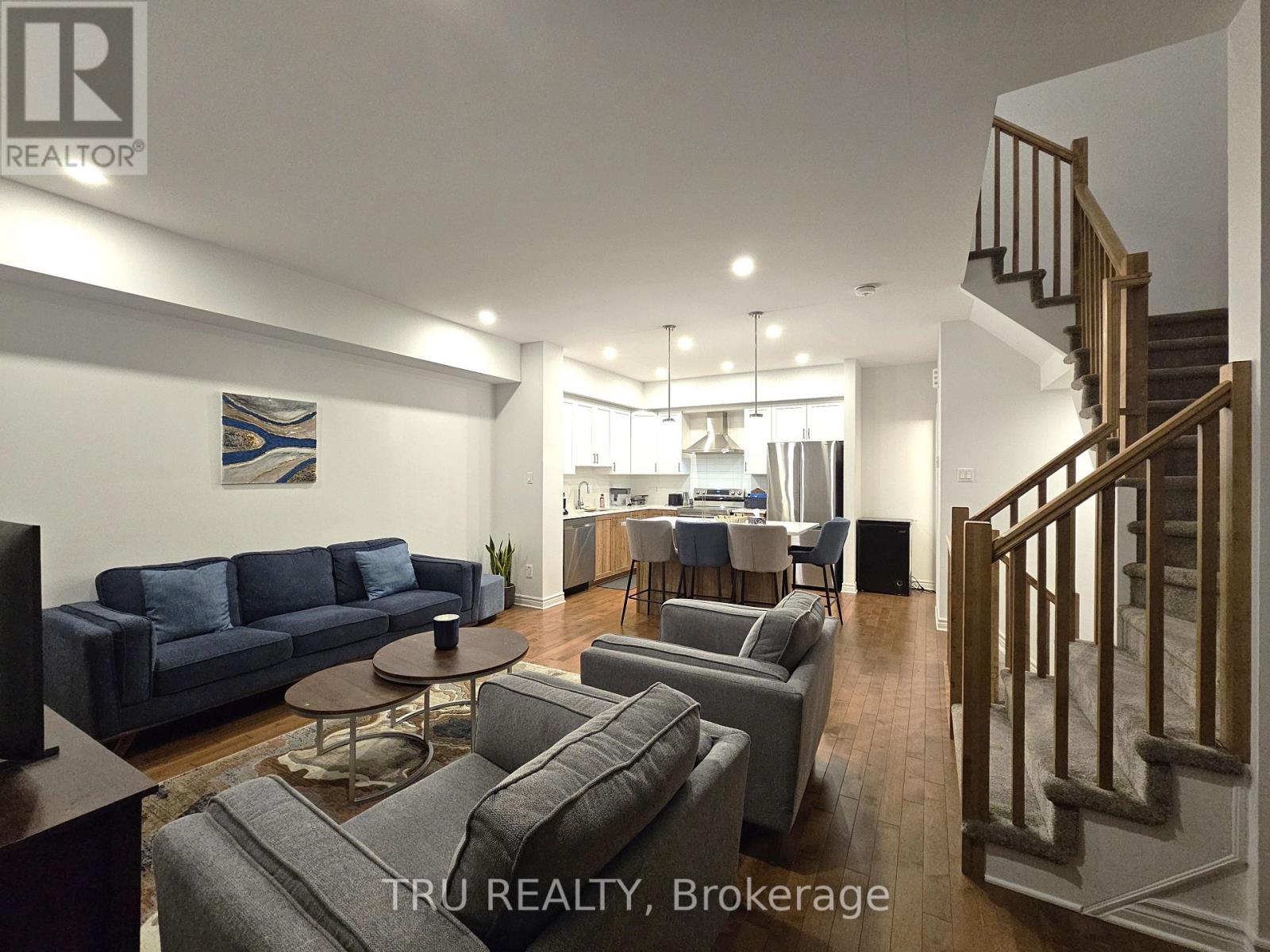 887 Couloir Road, Ottawa, Ontario  K1W 0P5 - Photo 10 - X12568806