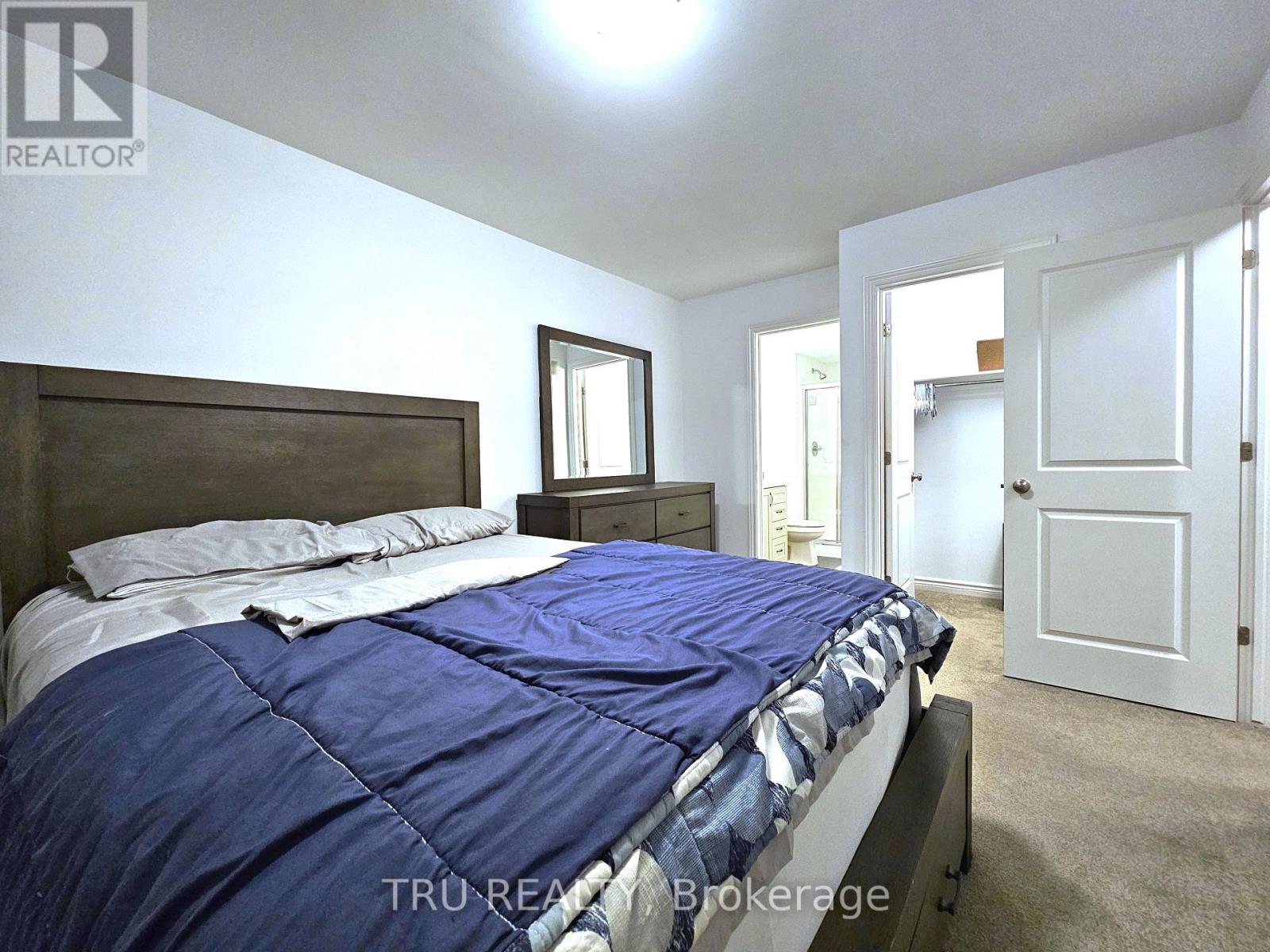 887 Couloir Road, Ottawa, Ontario  K1W 0P5 - Photo 16 - X12568806