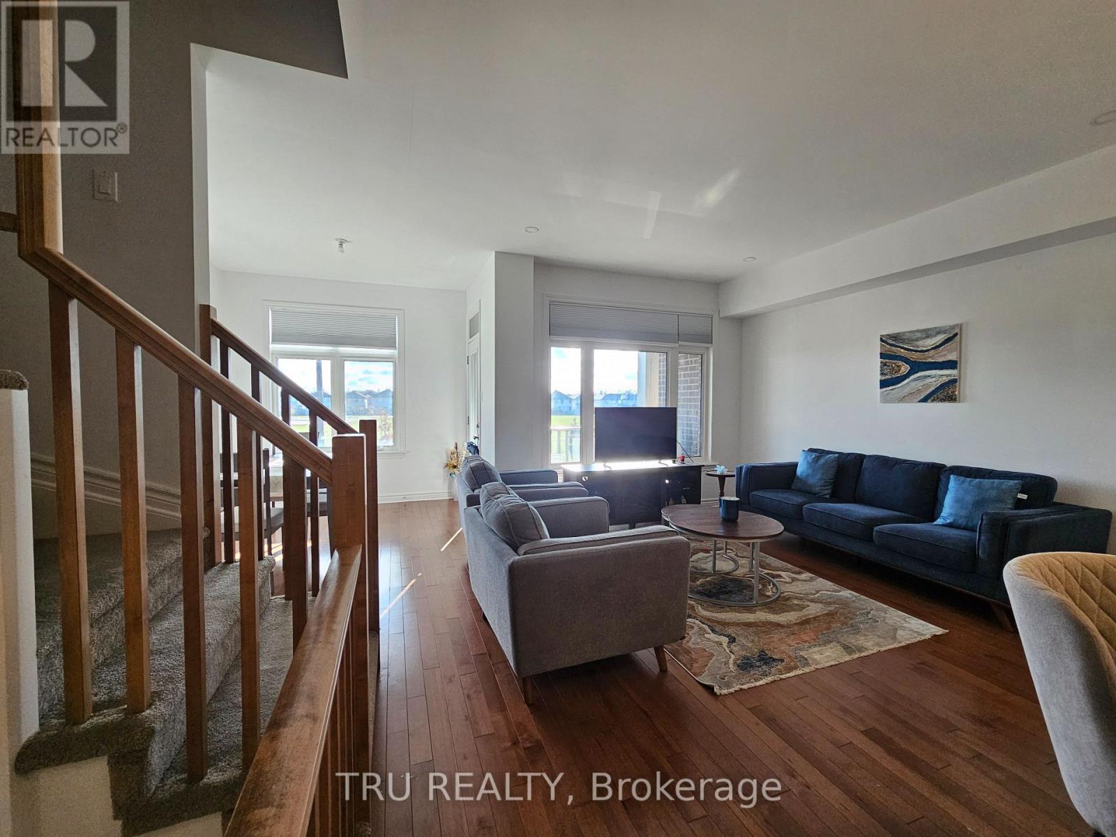 887 Couloir Road, Ottawa, Ontario  K1W 0P5 - Photo 7 - X12568806