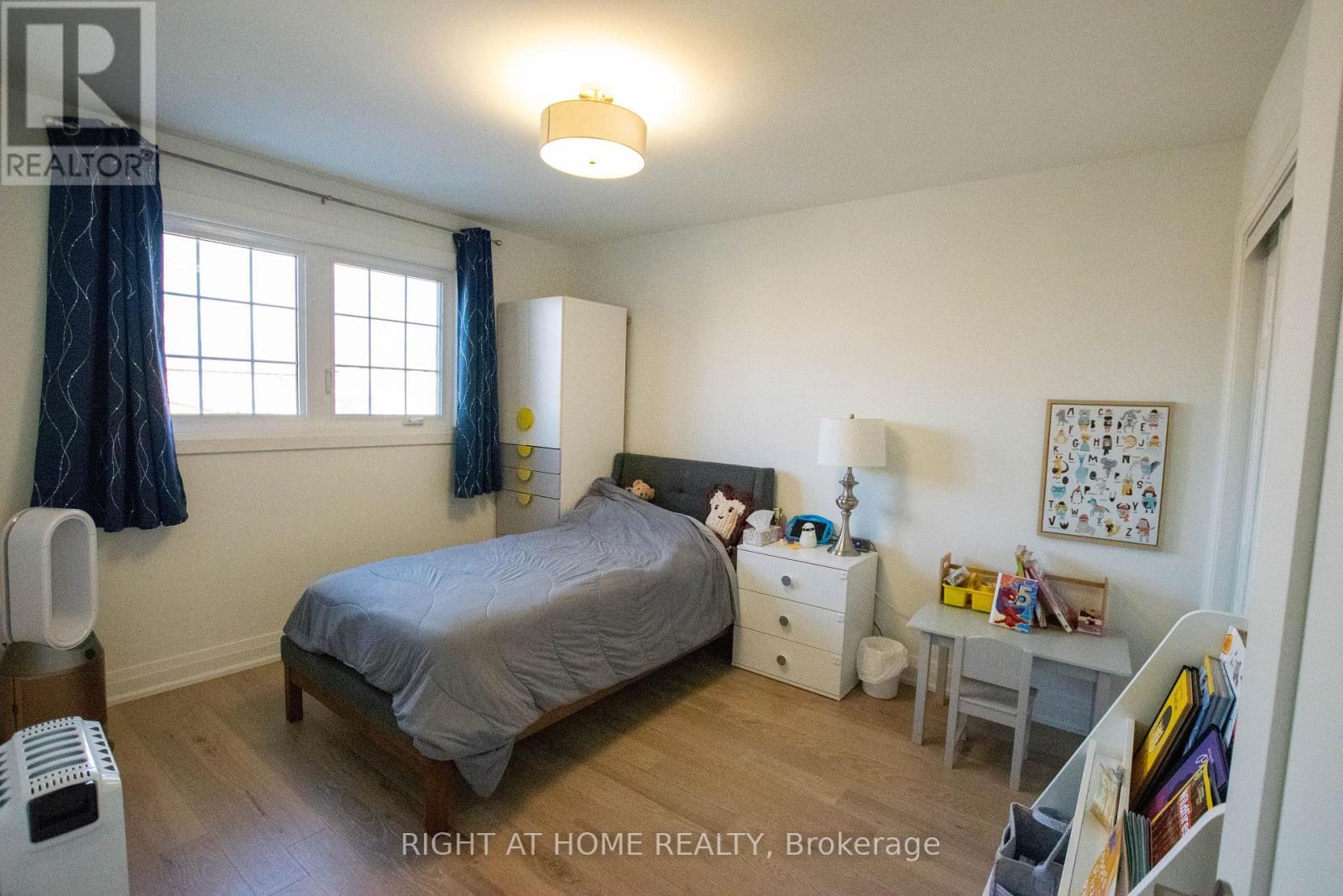 832 Leslie Valley Drive, Newmarket, Ontario  L3Y 7H3 - Photo 12 - N12569888