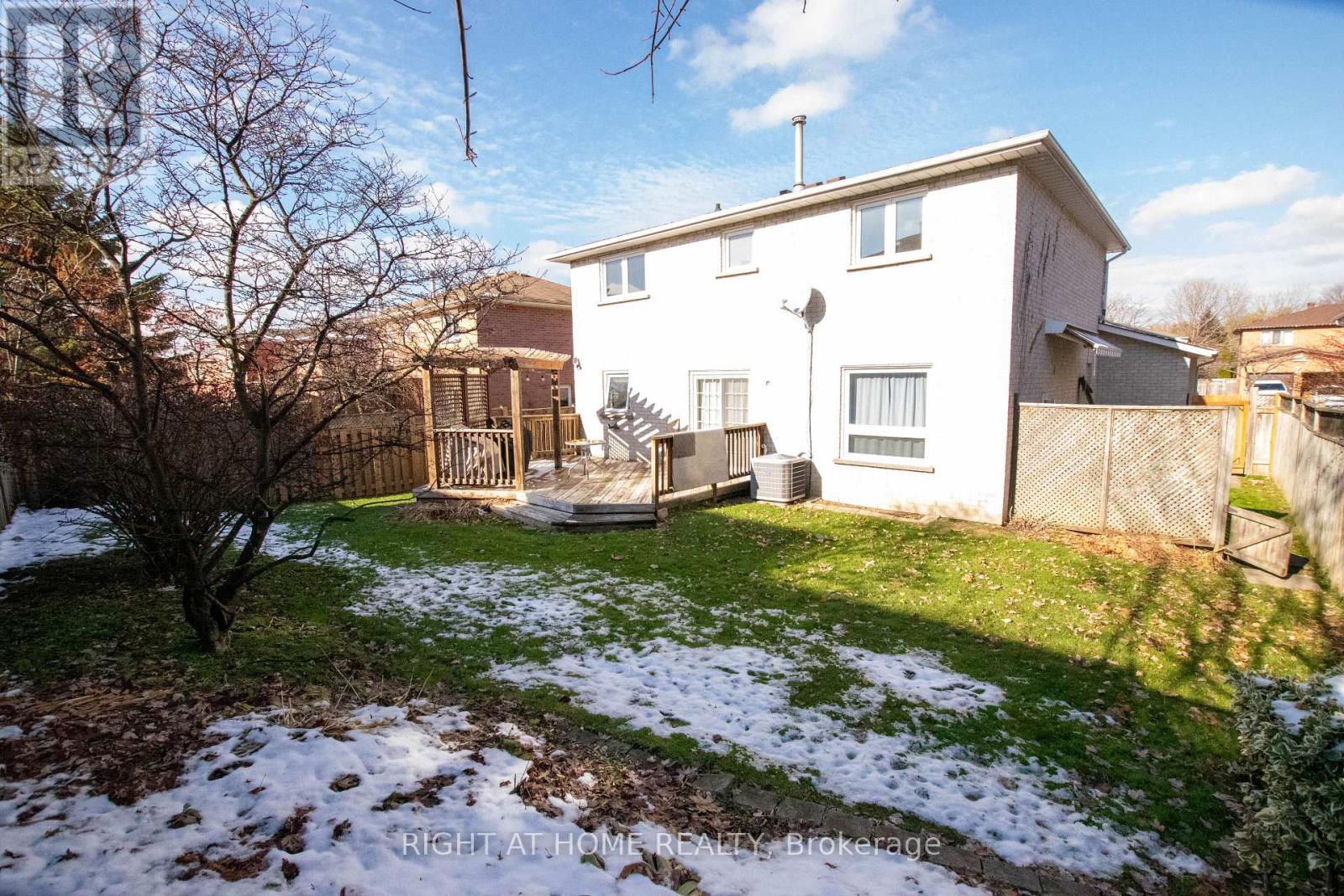 832 Leslie Valley Drive, Newmarket, Ontario  L3Y 7H3 - Photo 24 - N12569888