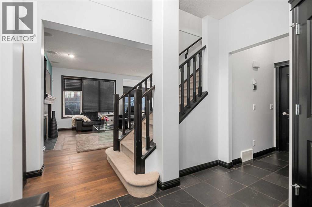 31 Royal Oak Circle Nw, Calgary, Alberta  T3G 0A3 - Photo 3 - A2271740