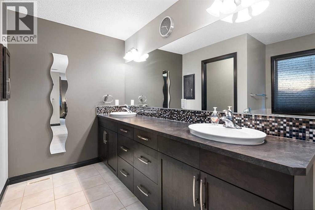 31 Royal Oak Circle Nw, Calgary, Alberta  T3G 0A3 - Photo 24 - A2271740