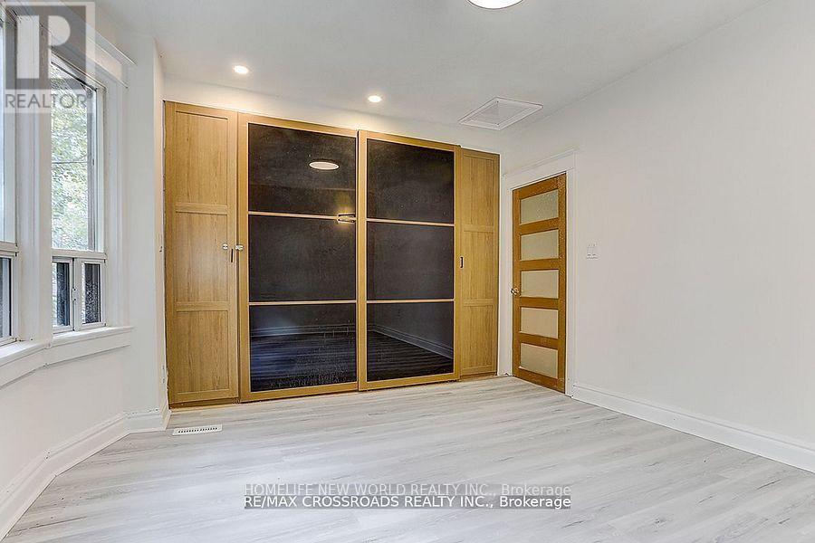 72 Ellsworth Avenue, Toronto, Ontario M6G 2K3 - Photo 12 - C12569894