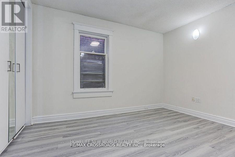 72 Ellsworth Avenue, Toronto, Ontario M6G 2K3 - Photo 13 - C12569894