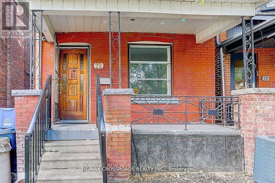 72 Ellsworth Avenue, Toronto, Ontario M6G 2K3 - Photo 2 - C12569894