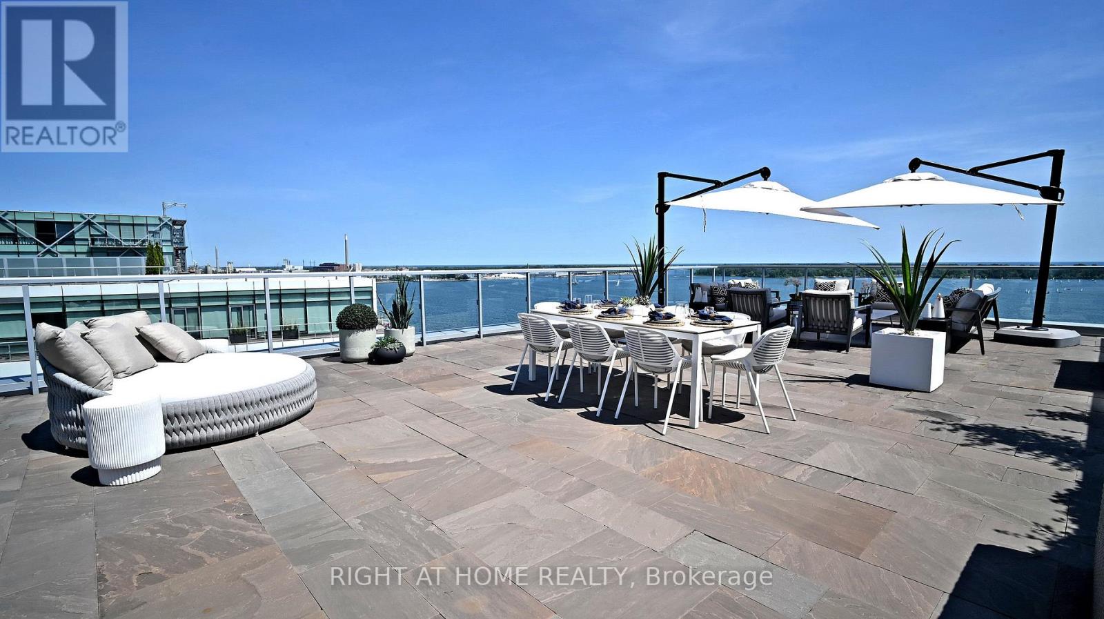 1304 - 29 Queens Quay E, Toronto, Ontario  M5E 0A4 - Photo 3 - C12569896