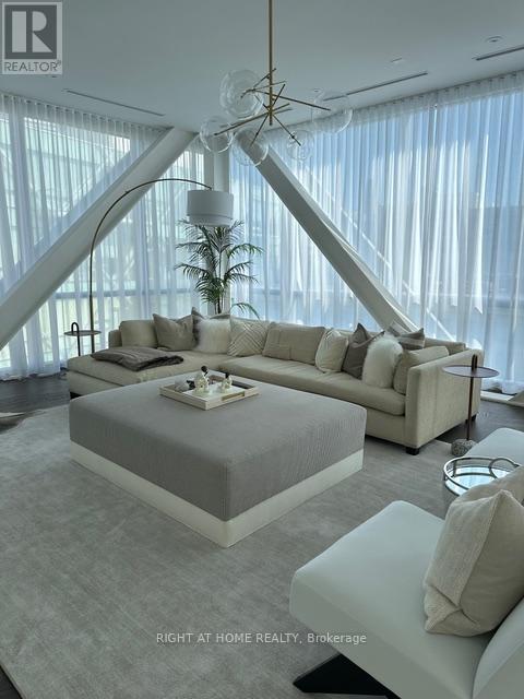 1304 - 29 Queens Quay E, Toronto, Ontario  M5E 0A4 - Photo 13 - C12569896