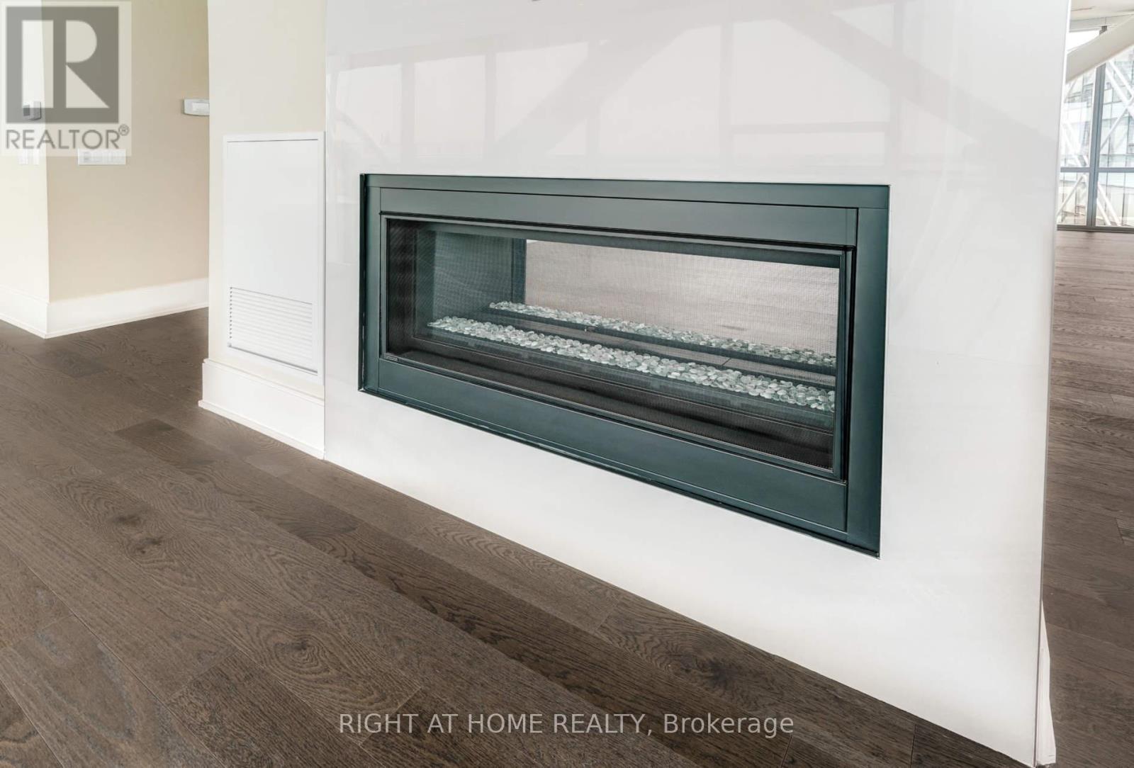 1304 - 29 Queens Quay E, Toronto, Ontario  M5E 0A4 - Photo 16 - C12569896