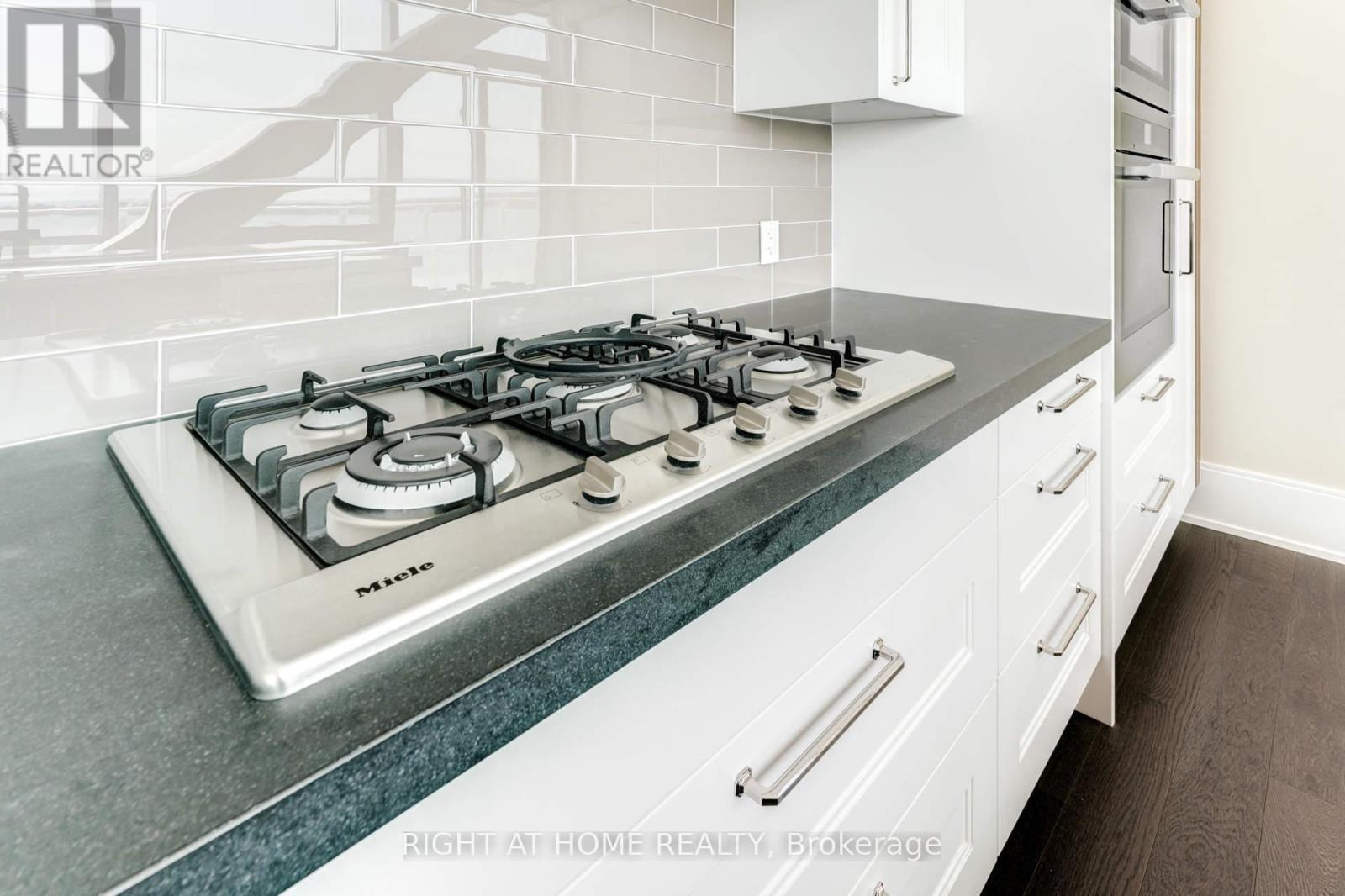 1304 - 29 Queens Quay E, Toronto, Ontario  M5E 0A4 - Photo 27 - C12569896