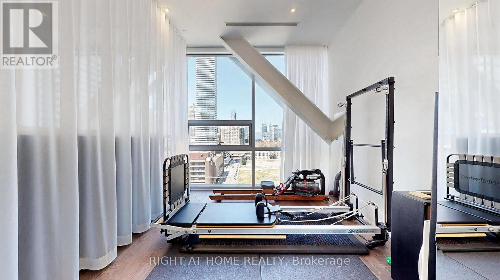 1304 - 29 Queens Quay E, Toronto, Ontario  M5E 0A4 - Photo 35 - C12569896