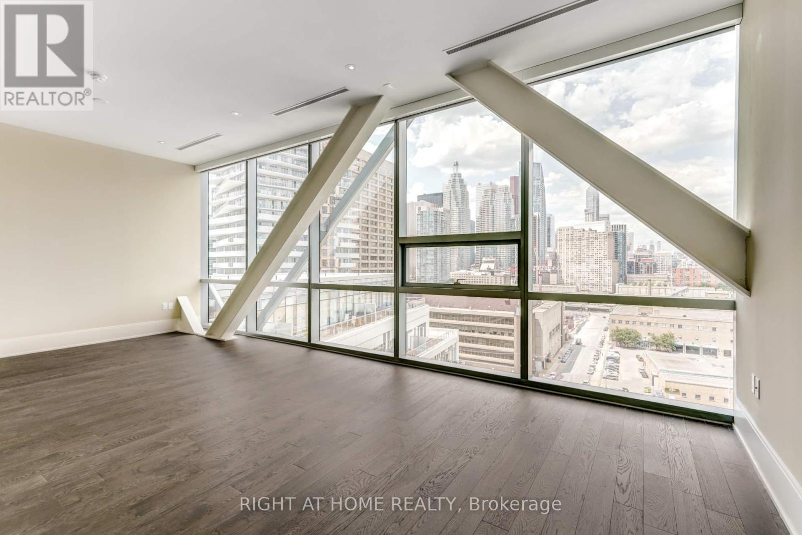 1304 - 29 Queens Quay E, Toronto, Ontario  M5E 0A4 - Photo 37 - C12569896