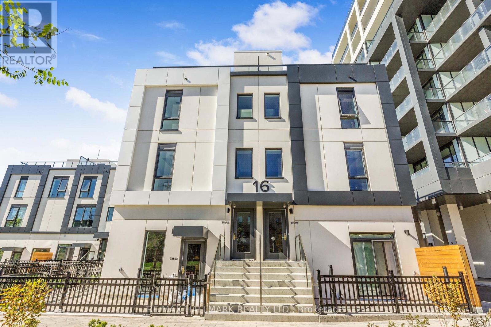 TH-02 - 16 GREENBRIAR ROAD, Toronto, Ontario