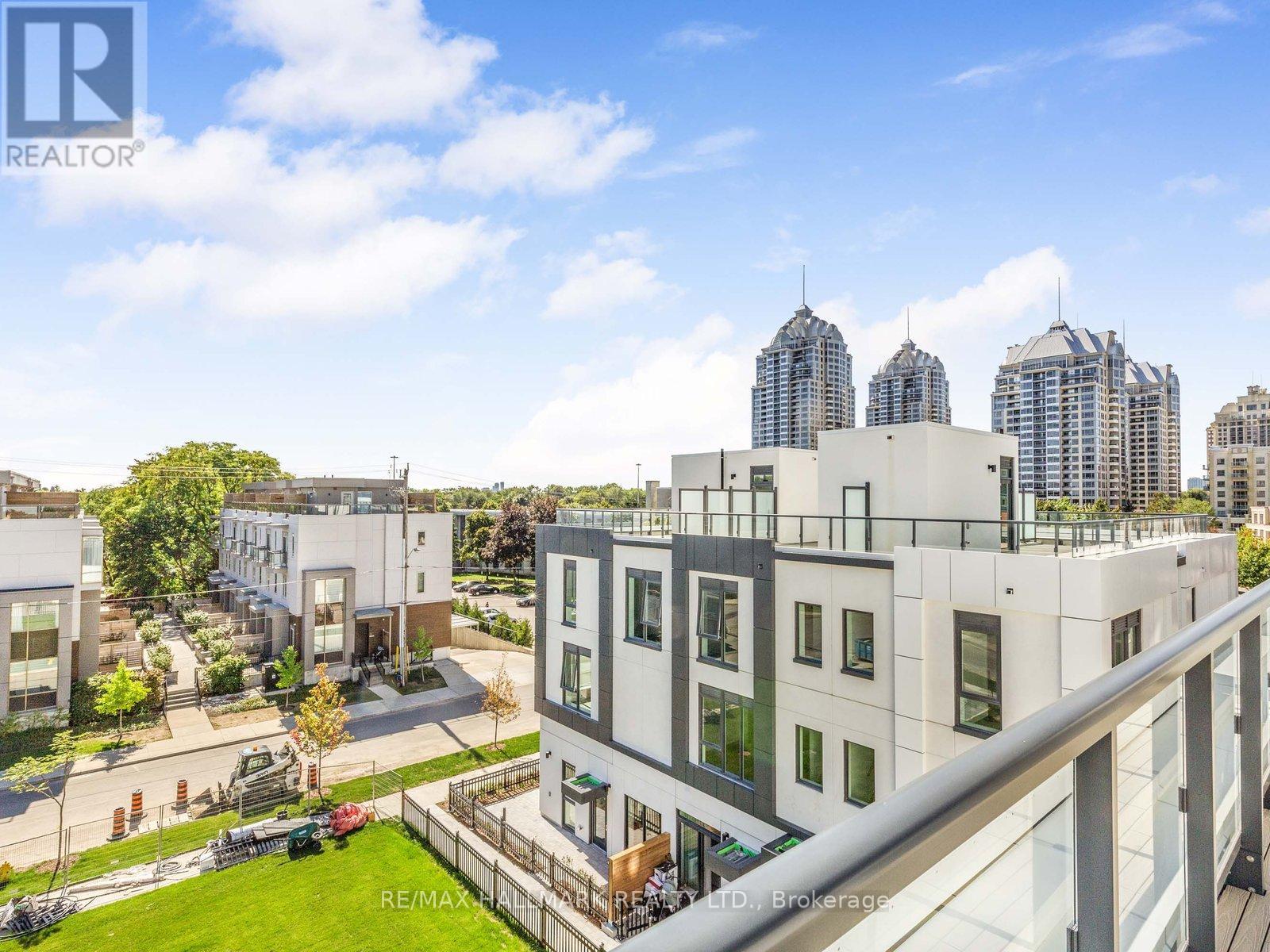 Th-02 - 16 Greenbriar Road, Toronto, Ontario  M2K 0G7 - Photo 3 - C12569906