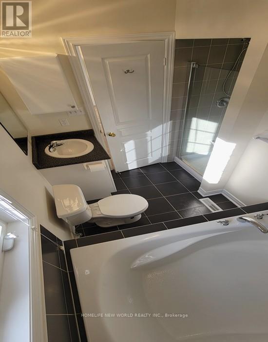 38 Prebble Drive, Markham, Ontario  L6E 2A4 - Photo 15 - N12553702