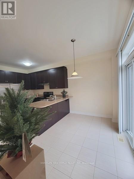 38 Prebble Drive, Markham, Ontario  L6E 2A4 - Photo 8 - N12553702