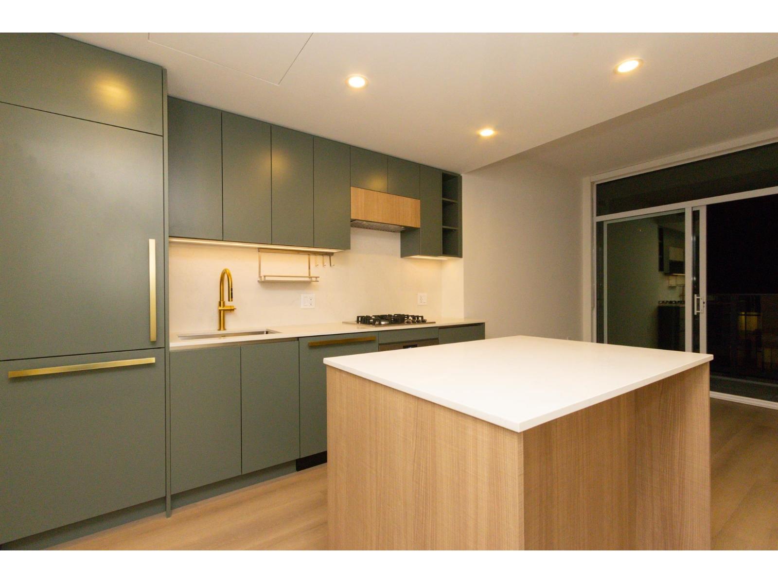 1911 13573 98 A Avenue, Surrey, British Columbia  V3T 0X1 - Photo 2 - R3067388