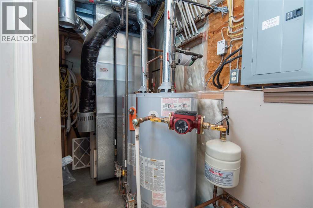 22 Woodbine Avenue, Blackfalds, Alberta  T4M 0K5 - Photo 41 - A2265599