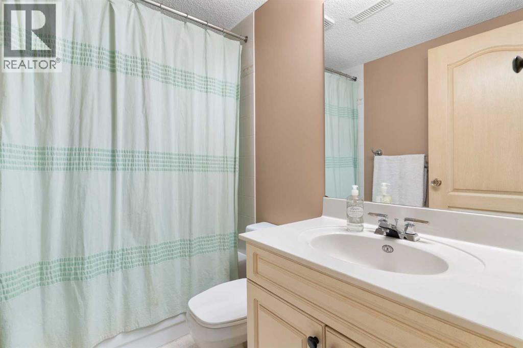 105 Hamptons Square Nw, Calgary, Alberta  T3A 5C3 - Photo 40 - A2247757