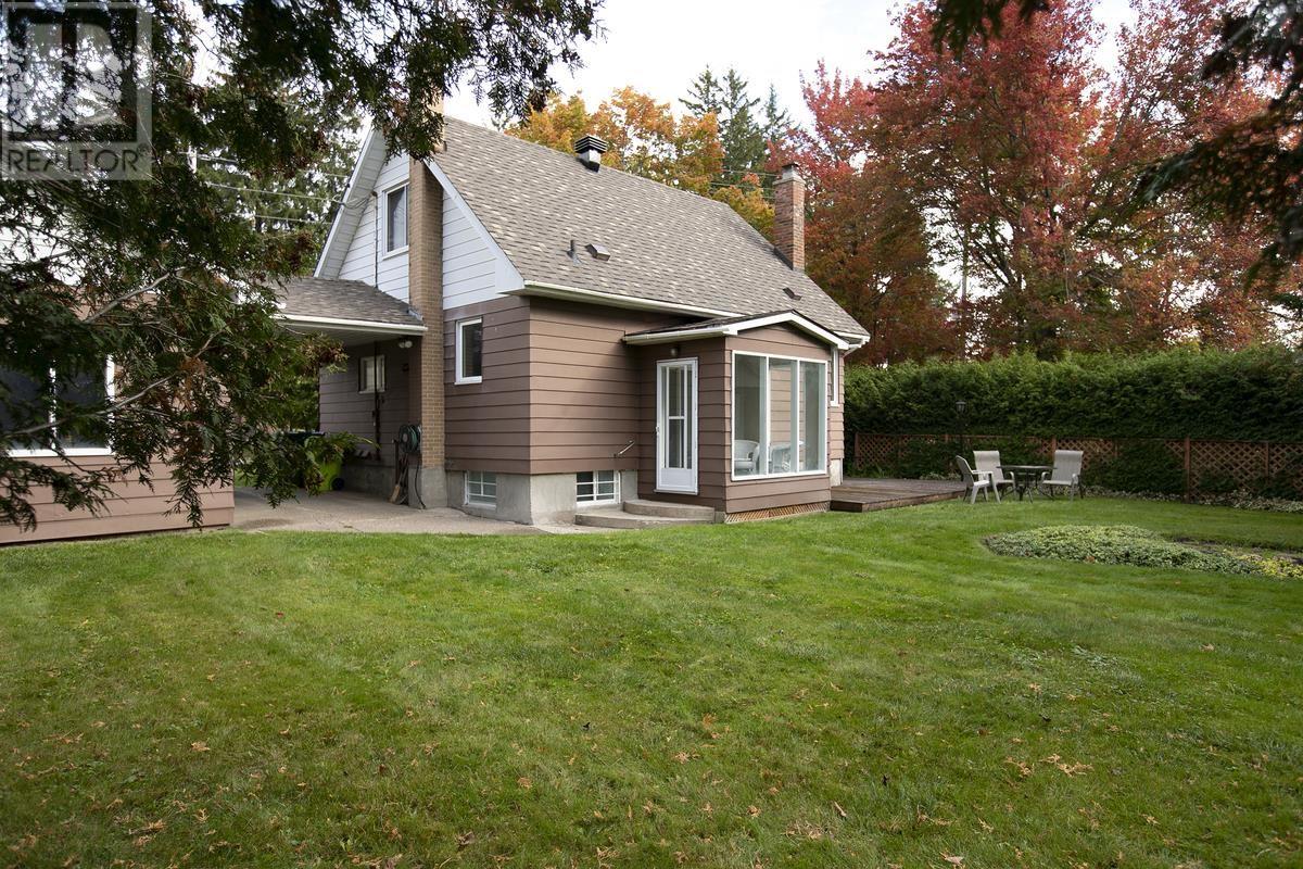 1377 Queen St, Sault Ste. Marie, Ontario  P6A 2G1 - Photo 6 - SM253322