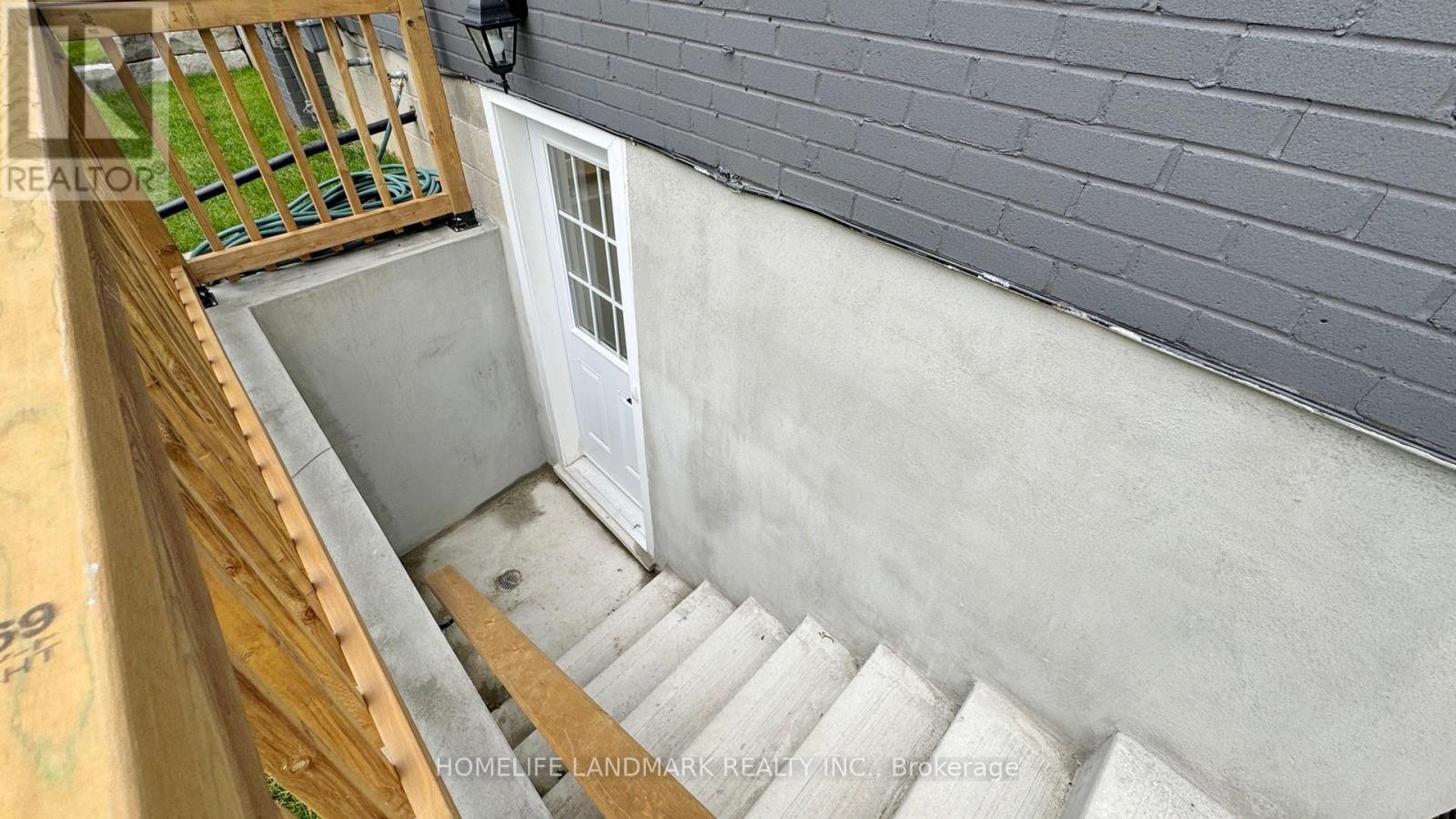 Unit 2 - 1661 Mount Albert Road, East Gwillimbury, Ontario  L0G 1V0 - Photo 2 - N12569912