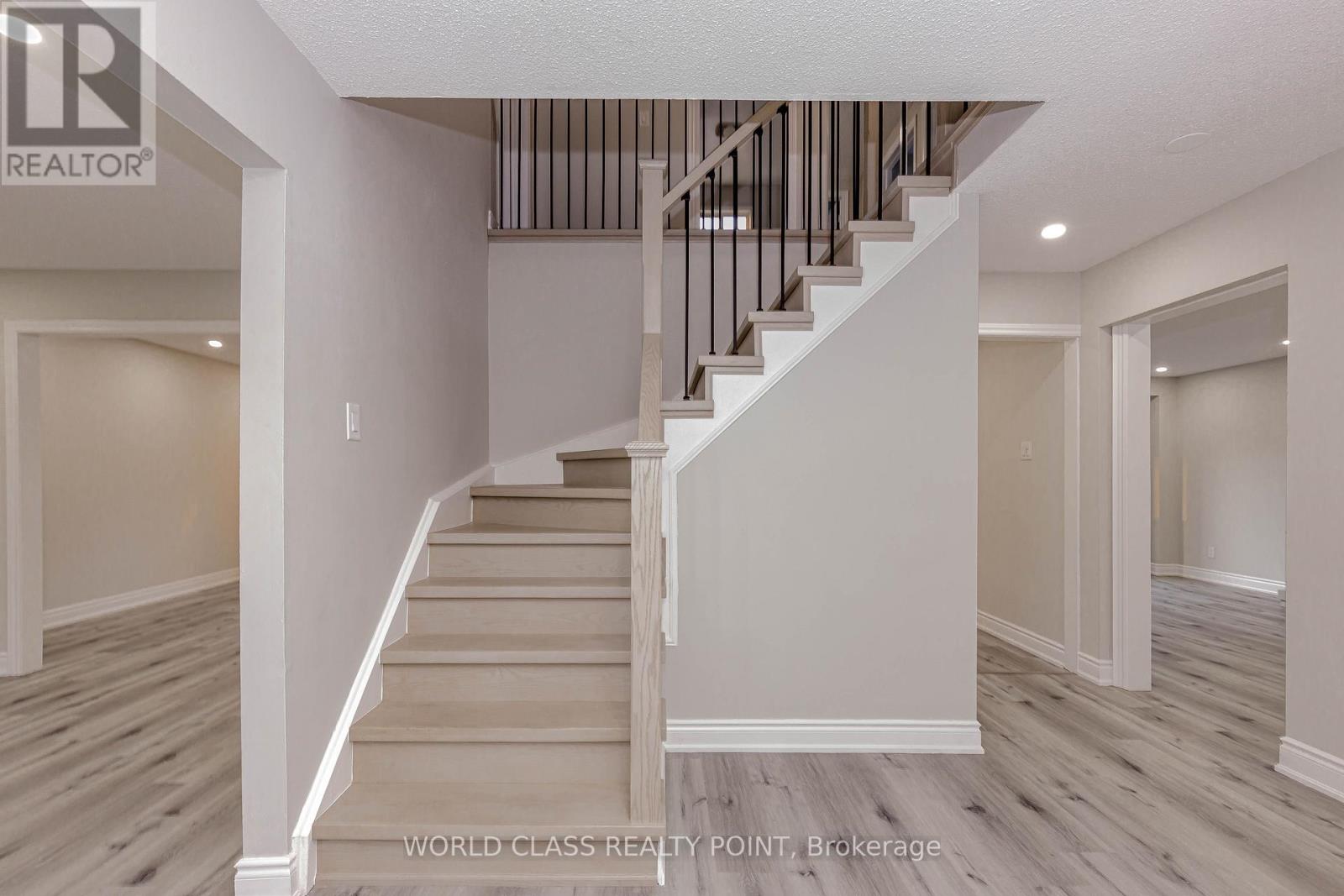 76 Moffatt Avenue, Brampton, Ontario  L6Y 2P3 - Photo 4 - W12569920