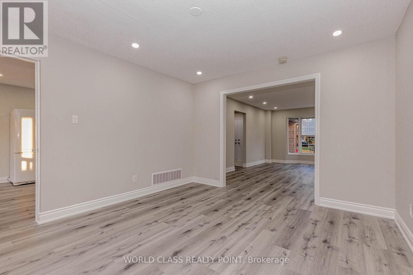 76 Moffatt Avenue, Brampton, Ontario  L6Y 2P3 - Photo 9 - W12569920