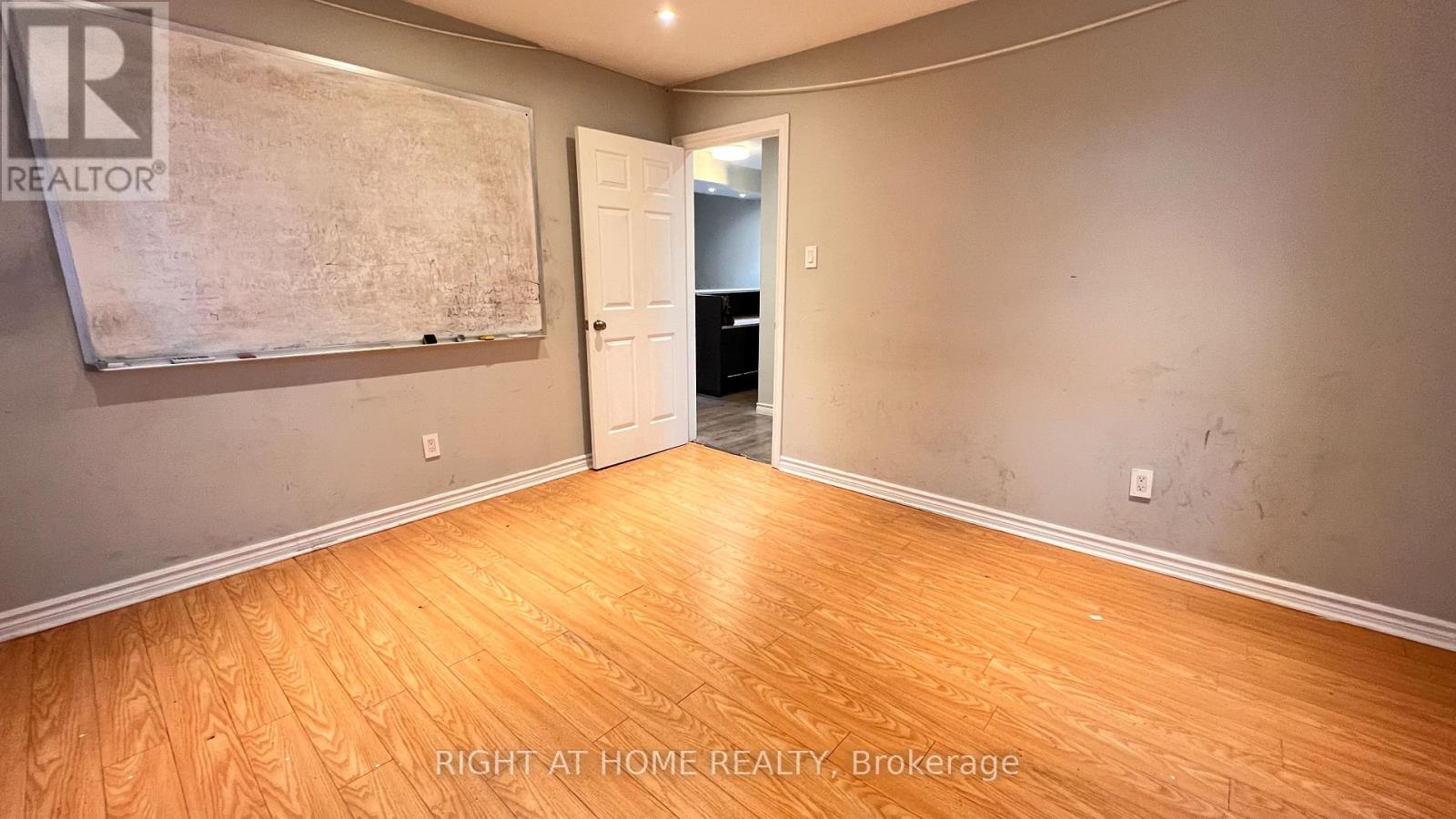 2nd B - 6024 Yonge Street, Toronto, Ontario  M2M 3W5 - Photo 11 - C12448247