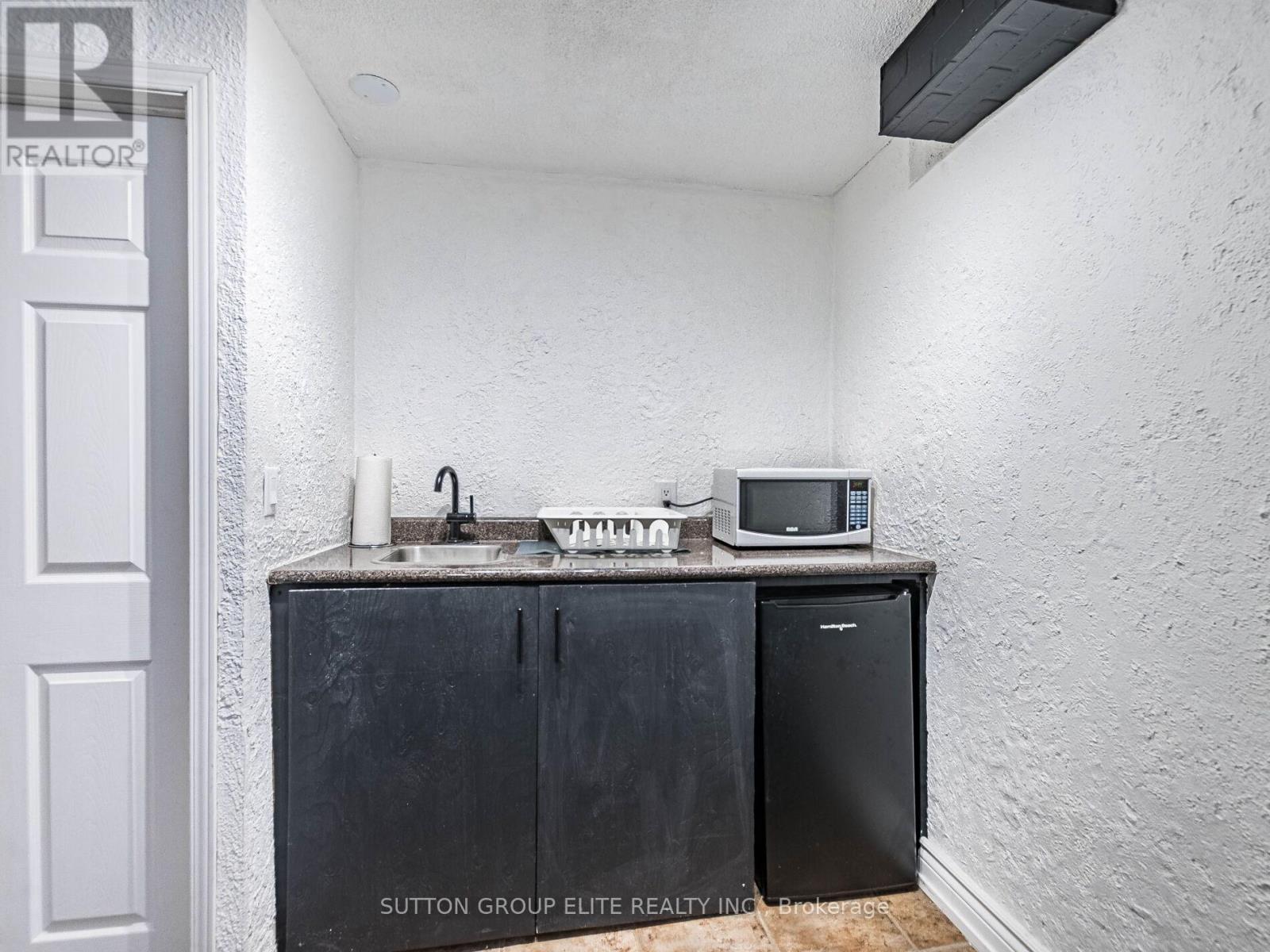 19 Glenforest Road, Brampton, Ontario  L6S 1L8 - Photo 44 - W12565398