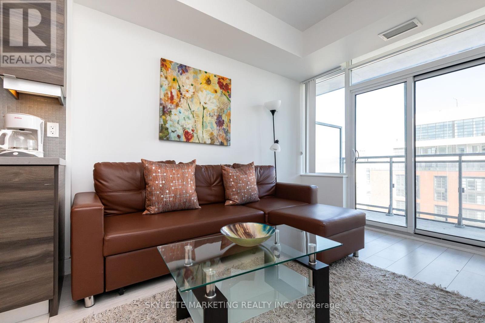 1822 - 525 Adelaide Street W, Toronto, Ontario  M5V 0N7 - Photo 3 - C12569938